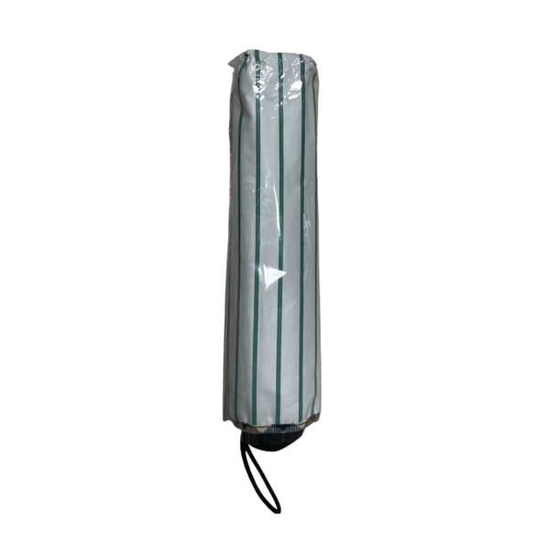585748-1-PhotoRoom