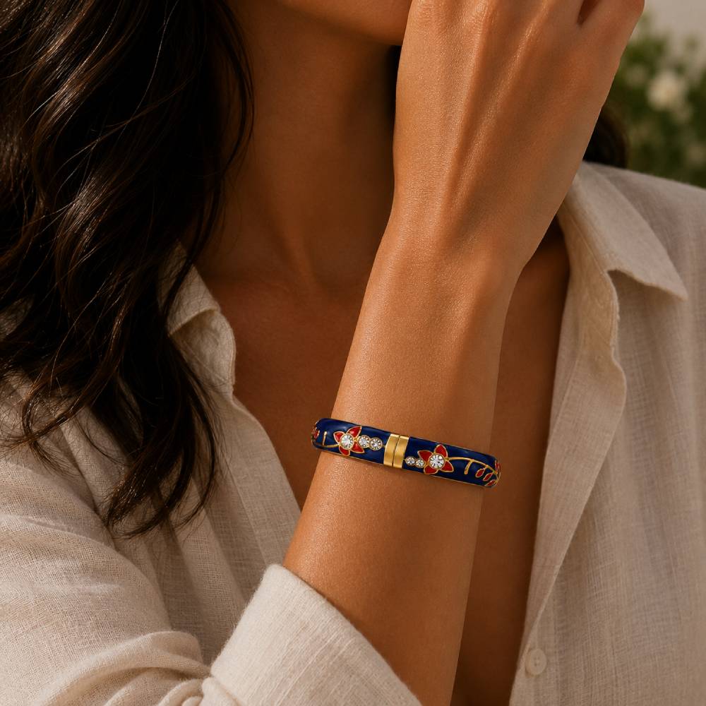 gold-bangle-blue-red-strass-model