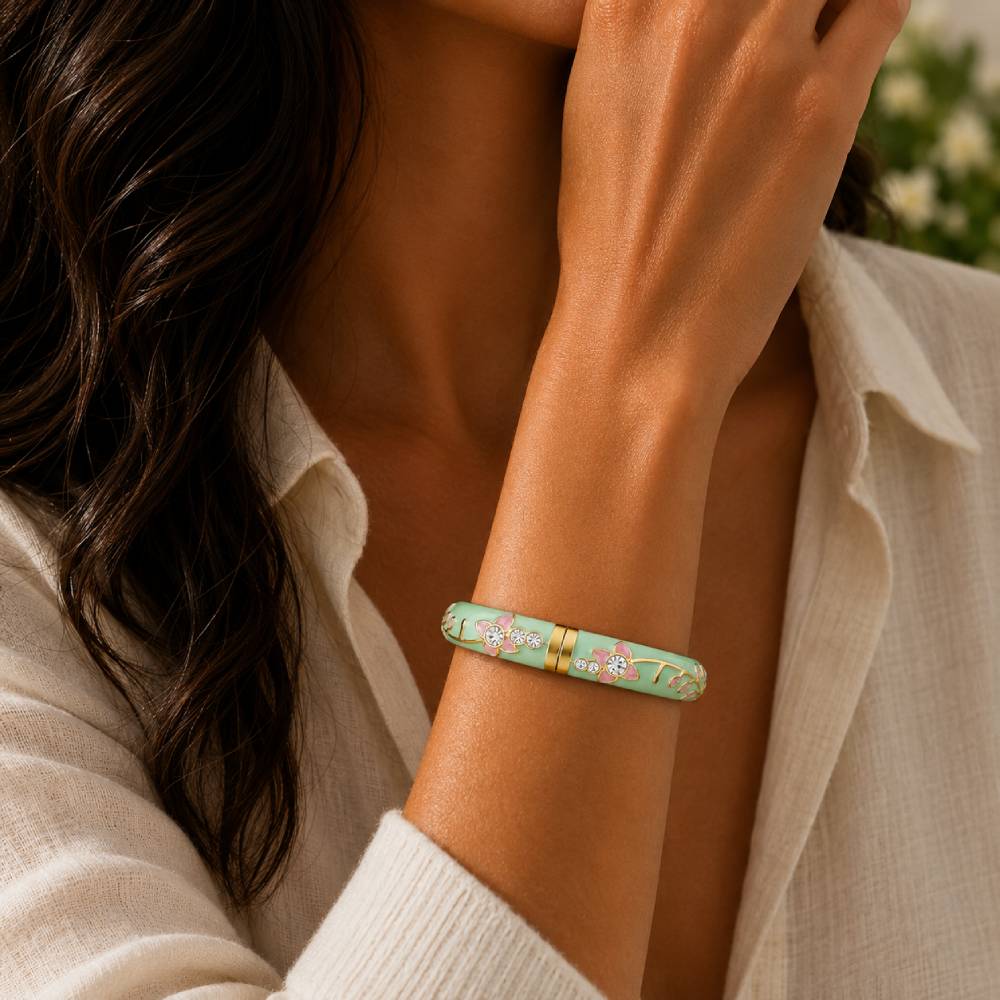 gold-bangle-mint-pink-strass-model