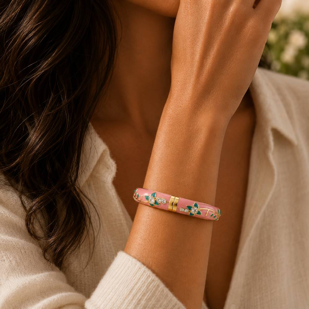 gold-bangle-pink-blue-strass-model
