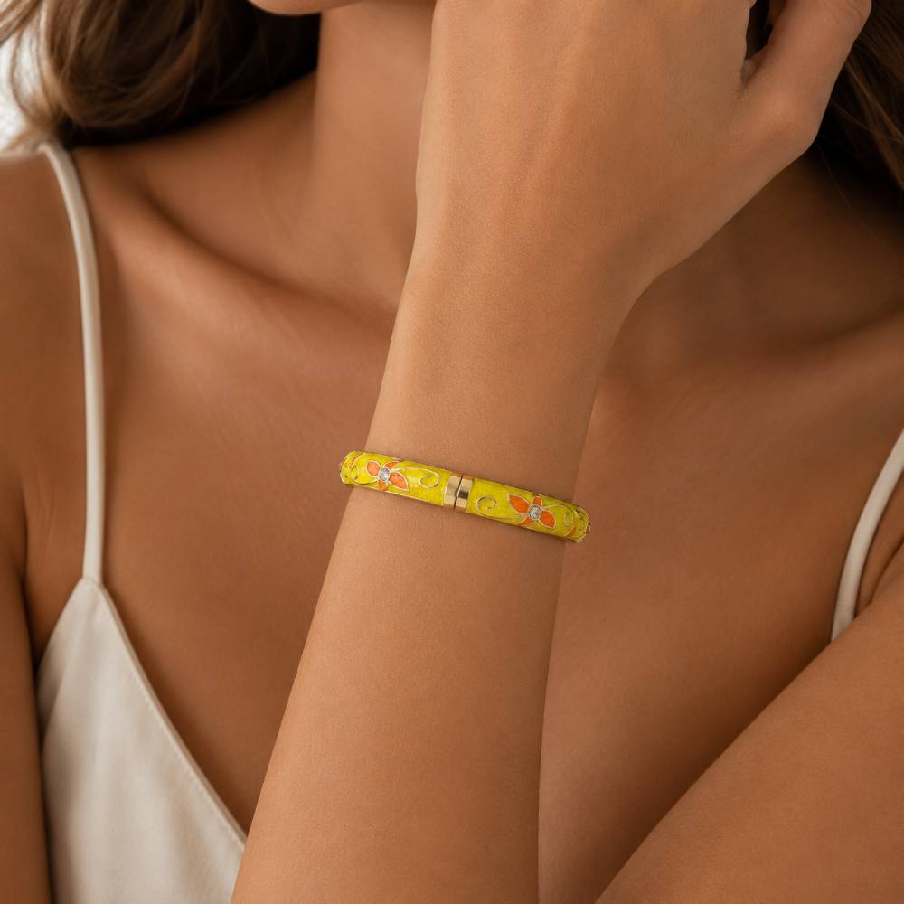 gold-floral-resin-bangle-crystal-model