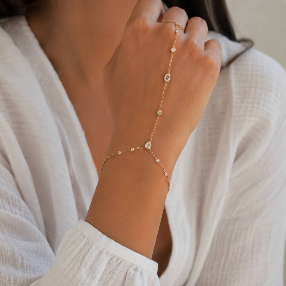 gold-hand-chain-zircon-model